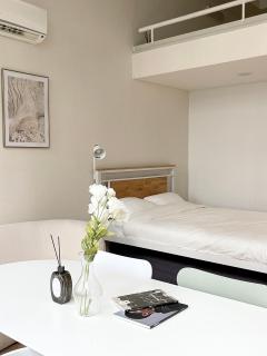 Romantic and Spacious Duplex Hongik Stn 1minute - 7
