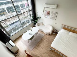Romantic and Spacious Duplex Hongik Stn 1minute - 0