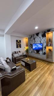 The Crazys Apartment - 0