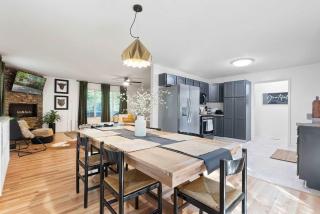 Cozy Retreat w Hot Tub Firepit & Grill near Bryce - 5