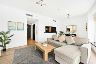 Prime Downtown Burj Khalifa I Sleeps 8 - Dubai - 3