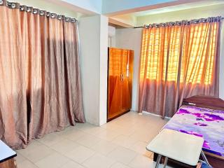 Neat and Simple Room in the Heart of East Legon - 1