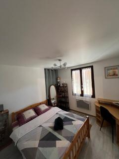 La maison de Claude avec terrasse et piscine - 3