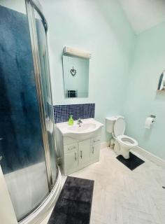 Modern 1-Bed Retreat in heart of newark-with ease access to local attractions and transport - 9