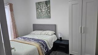 A home away- 2 bedrooms - 8