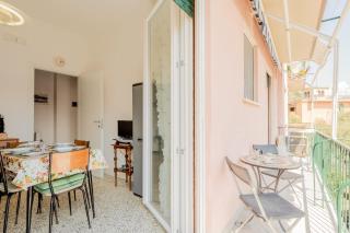 GuestHost - A Calanca - Comfy Le Grazie Apartment - 1