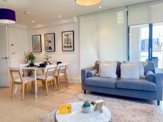 Modern Studio Apartments & 3Bedroom flat with Pvt Balcony steps from Regent's Park - Londra - 7