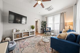 Spring Bungalow - A cozy getaway in downtown Hot Springs! - 9