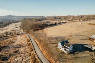 Luxe Gabel Farmhouse Fire Pit & Country Views - 3