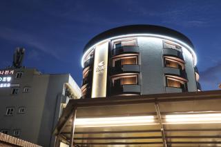 Hound Hotel Jeonju Joonghwasan - 9