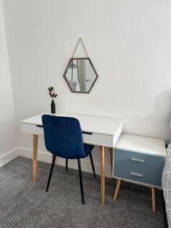 16 Vantage House - 5