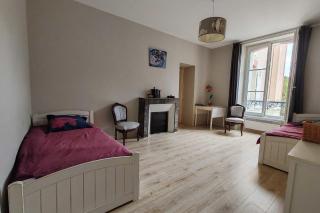 Bright apartment with private beach access - 2