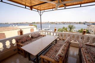 Nile Sunrise Flats And Rooms - 1