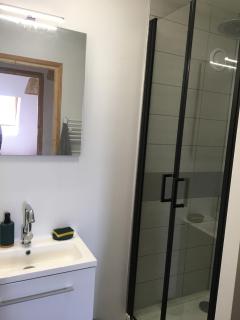 T4 neuf, 3 chbres et canapé-lit, pied des pistes - 8