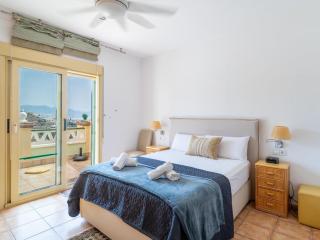 3 bedroom apartment with sea view - 2
