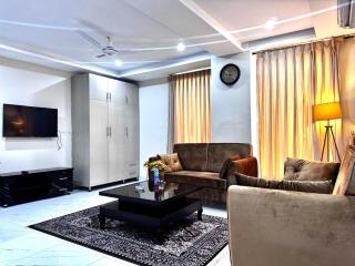 Stylish 2 BD Apartment in Bahria Enclave With Billiard Room - Malot - 2