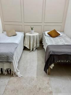 Minimal Retreat - 8
