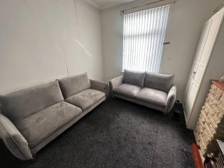 Budget Leeds 4 bed sleeps 8 house - Beeston Hill - 8