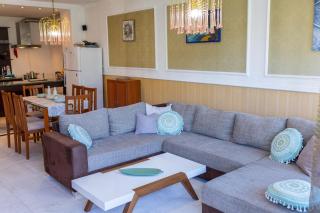 Megy's 3 Bedroom Central Apartment near NDK - 9