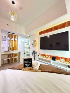 Chic and Cozy Studio Luxury Condo Suite Azure SF - 2