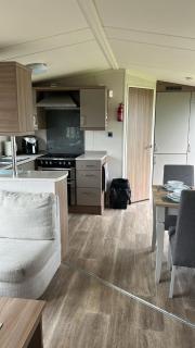 Heysham Coastal Escape Family 3-Bed Caravan - 8