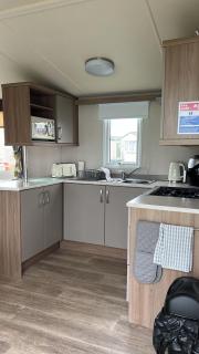 Heysham Coastal Escape Family 3-Bed Caravan - 3