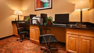 Best Western Plus Pontoon Beach - Pontoon Beach - 3