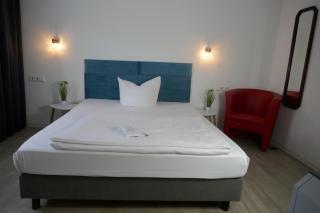 Hotel Bitzer Backnang Zentrum 24h CHECK IN HIGHSPEED WIFI BAHNOF 500m - 2
