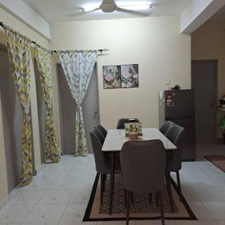 Triple H Homestay - 4