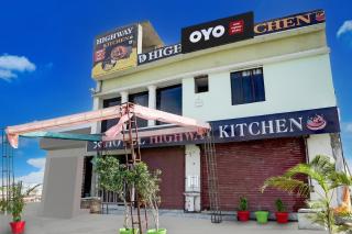 Hotel O Highway Kitchen - 9