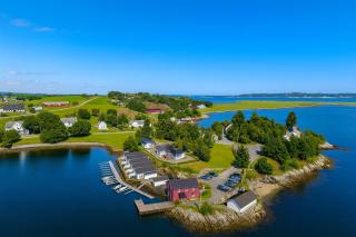 Family-friendly Cabin with pier - Herdla to Bergen - 40 min - 1