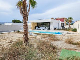 Fee4me Exclusive Villa with Pool and Parking - 3