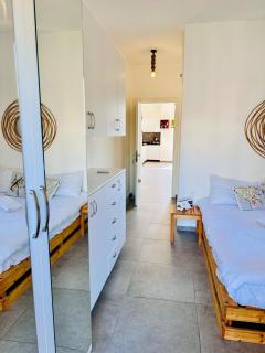 La Luna Luz 1BR Apt w Balcony by the Bahsa Sea - Batroun - 8