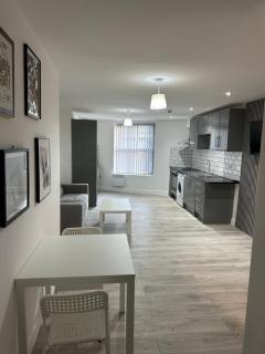 Modern One Bed city centre Apartment - 8