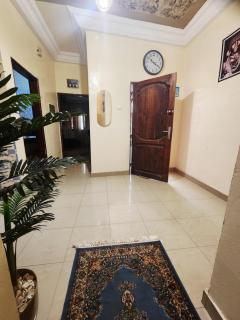 Studio Meublé au rez de chaussée avec toutes les commodités dans le quartier - 1