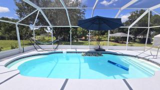 Villa Varona Resort, Heated Pool, Ping-Pong, Pool Table, Fire Pit and Pergola - 9