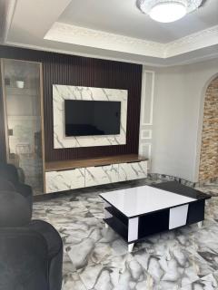 Luxurious Family Home 2 - 0