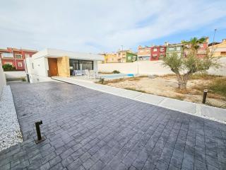 Fee4me Exclusive Villa with Pool and Parking - 2