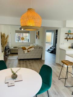 Cosy 2 bedroom cottage with parking - Bickley - 4