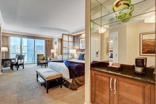 MGM SIGNATURE - Strip View Suite- FREE valet parking - 1