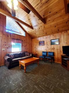 Urban Escape - 1BR King Cabin - 5