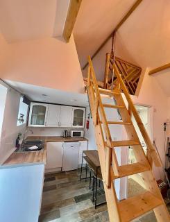 Cosy Cart Shed - 7