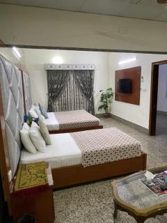 Rehaish Inn Guest House - Karachi - 2