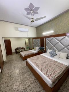 Rehaish Inn Guest House - Karachi - 1