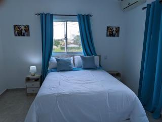 Azure Breeze Hotel - 4