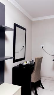 Nyakhosi Luxury Guesthouse - 4