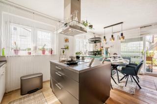 Retreat Living - Business-Apartment mit 3 Schlafzimmern, 2 Bädern & Sauna - kostenloser Parkplatz - 2