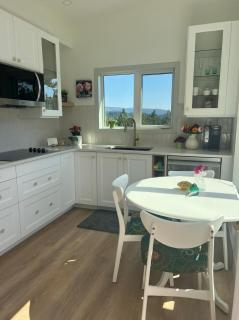 Serene Forest Retreat - Sooke - 9
