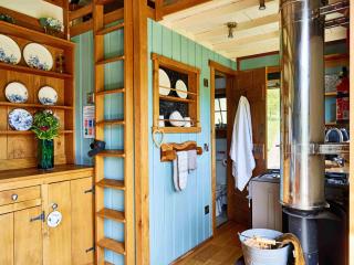 The Orient Express Shepherd's Hut with Hot Tub - 4