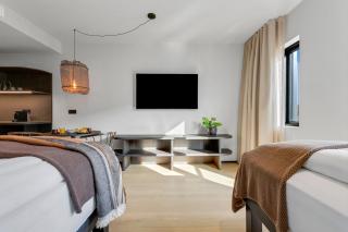 Strand Hotel Apartments - 4